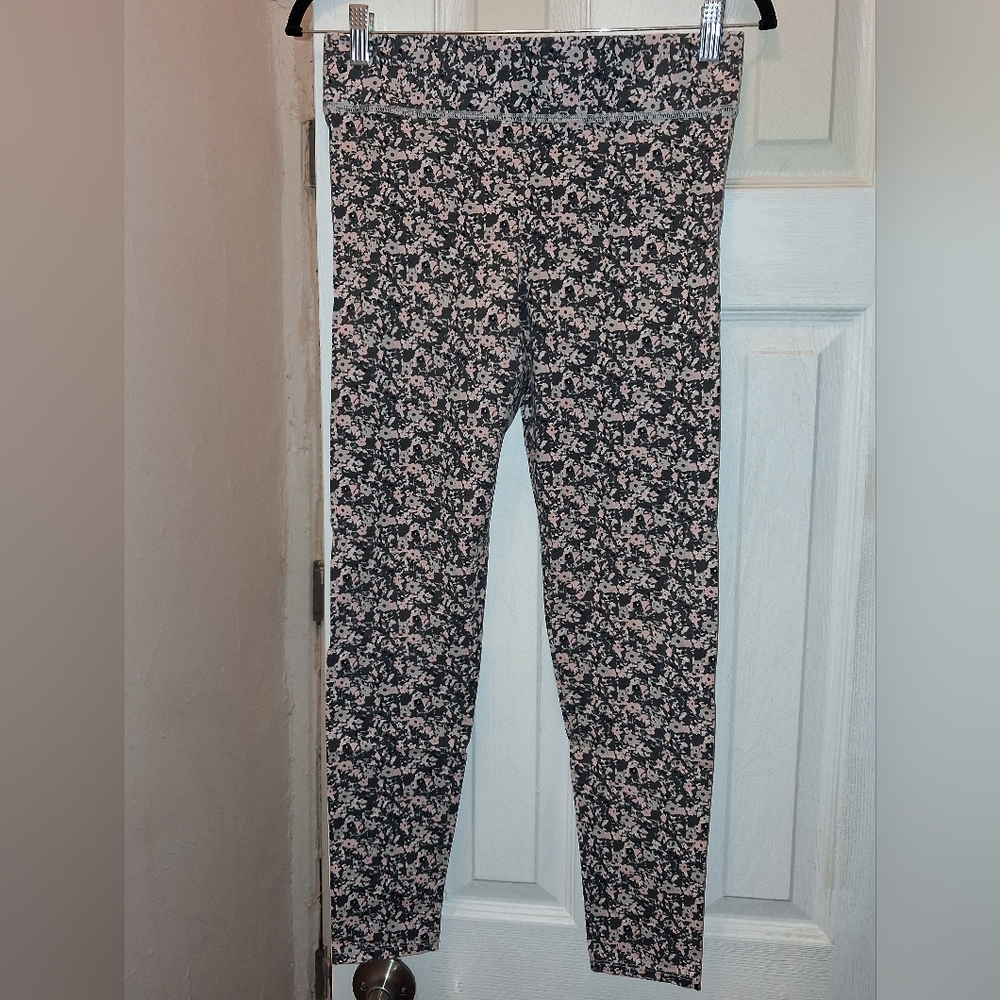 AE Pink & Gray Floral Active Leggings
